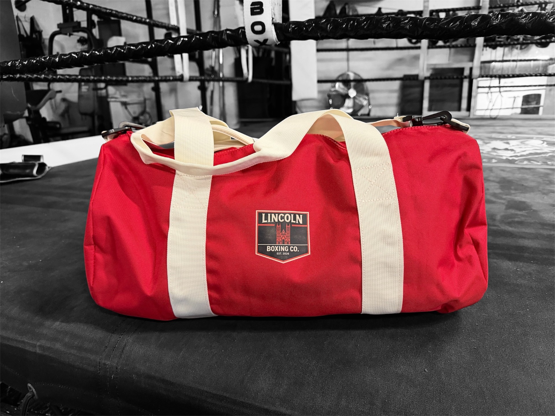 Lincoln Boxing Co. “Fight Camp” XL Duffle Bag – 34L (Multiple Colours) - Image 4